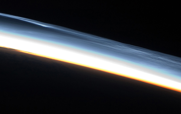 火箭发射与夜光云