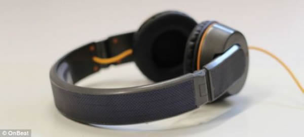 OnBeat��װ��̫���ܵ�ر����Ϊ53ƽ�����ף������ӽ�0.55 W�����öྦྷ����ϡ�̫���ܵ�����������洢�����鰲װ�ڶ����ڵĿɳ��﮵��