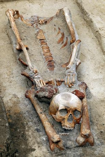 波兰发现中世纪“吸血鬼”古墓