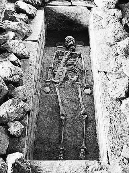 牛河梁神秘遗骨复原图(局部)