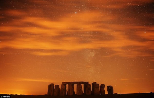 ���������ӳ���£���ʯ��������������