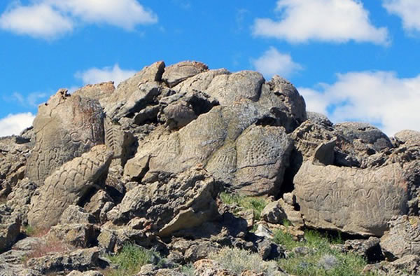 Researchers found that petroglyphs discovered in western Nevada are at least 10,