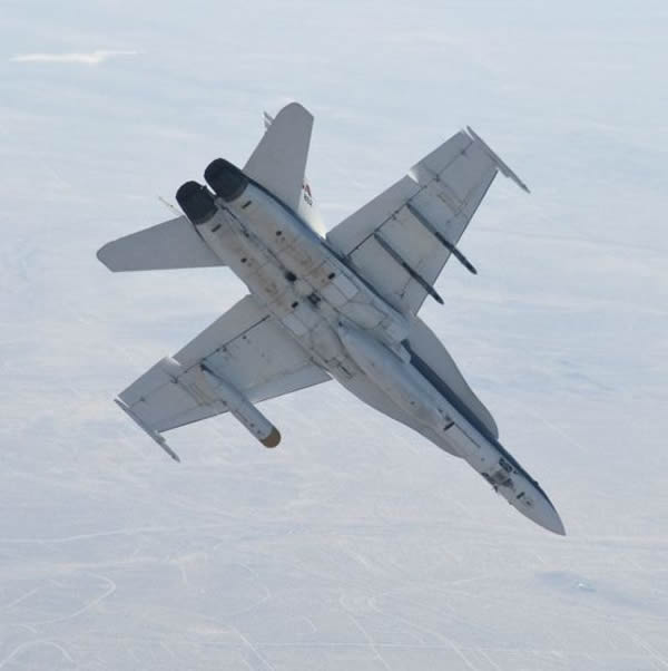 2011�꣬һ����ֵ��׵Ƿ����о����ĵ�F/A-18�ɻ��������´����ż������ں���Ż�����½ʹ�õ��½��״�ϵͳ�豸������֤�Է��в���