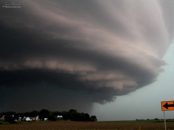 美国半盲“风暴猎人”捕捉到的壮观风暴照片