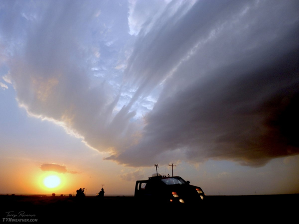 美国半盲“风暴猎人”捕捉到的壮观风暴照片
