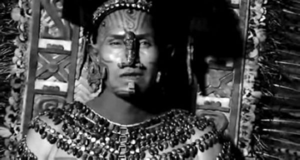 墨西哥当地实景演出中的“玛雅祭司”