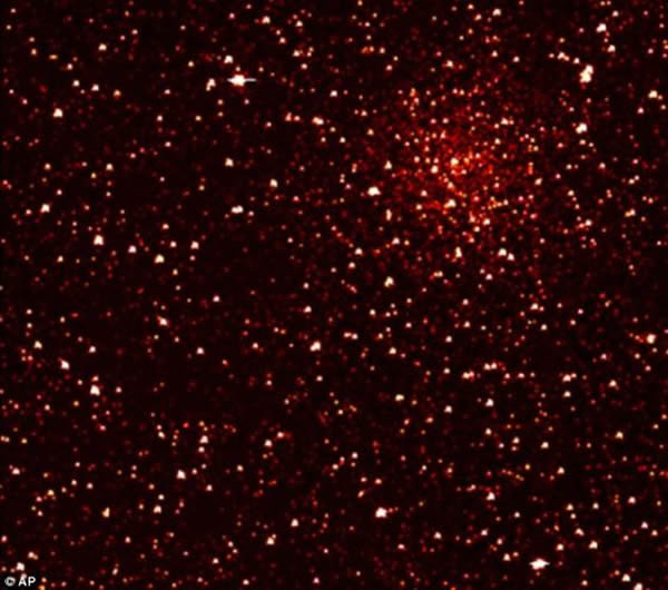 ��������Զ������3.95��Ӣ��(Լ��6����Ԫ)����2009��3�·������գ���Ҫ������Ѱ����֧���������ڵ�������ǡ���Ƭ�ɿ�������Զ�����㣬չʾ������ϵһ��100