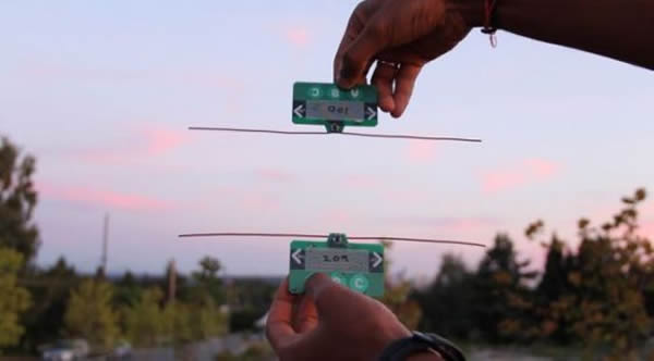 研究人员演示了一个支付卡如何借助环境背反射技术向另一张卡转账。这种转账利用了周围的无线信号。周围环境的无线电频率信号既可充当能量源,也可充当通讯媒介