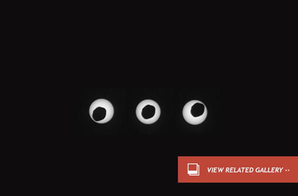Curiosity Drives Itself, Captures Eclipse