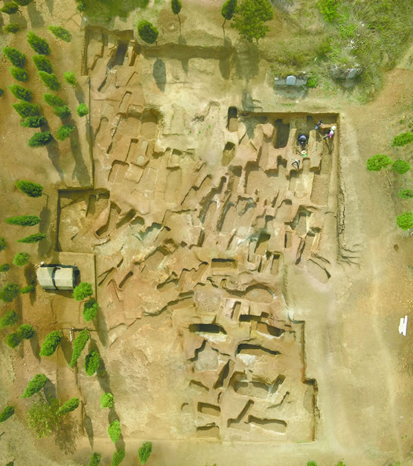 金莲山墓葬发掘区(航拍)蒋志龙/供图