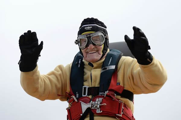 ��Ѯ���˻������߻�á�Ӣ��������