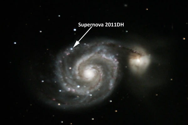 2011年出现在涡状星系M51中的超新星2011dh