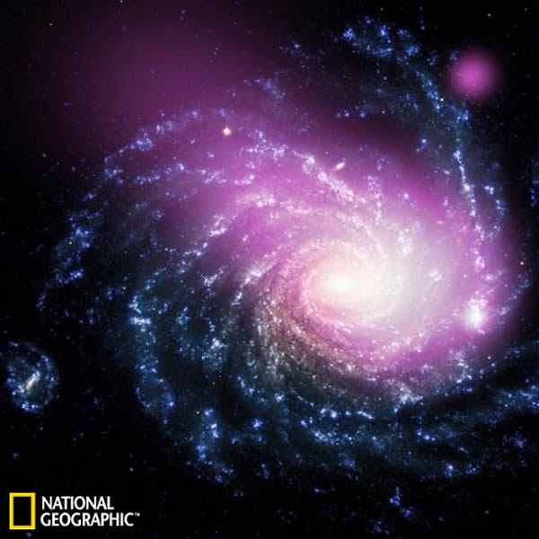 这张照片展示的是一个距离地球约6000万光年的遥远星系图像,由美国宇航局钱德拉X射线空间望远镜获得的X射线数据,以及欧洲南方天文台甚大望远镜拍摄的该星系可见光数