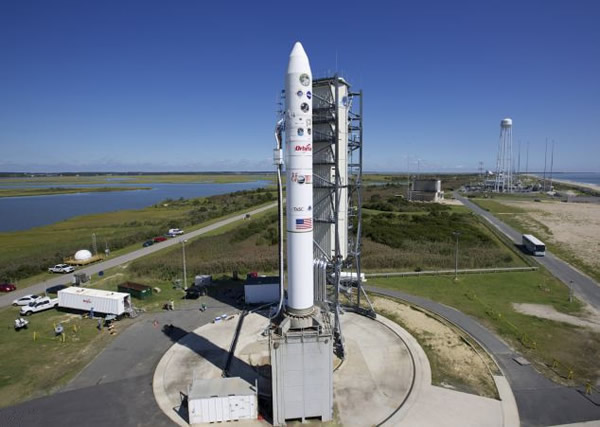 美国NASA的米诺陶五号火箭发射升空吹飞小青蛙