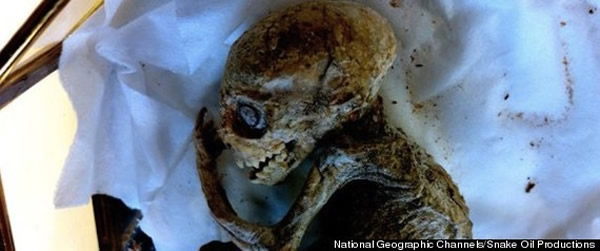 《追逐UFO》追寻有关美国军方是否隐瞒发现外星人的真相