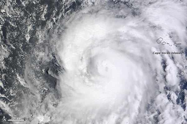 这个飓风就是“温贝托”，在2013年9月11日被NASA的Terra卫星观察到。