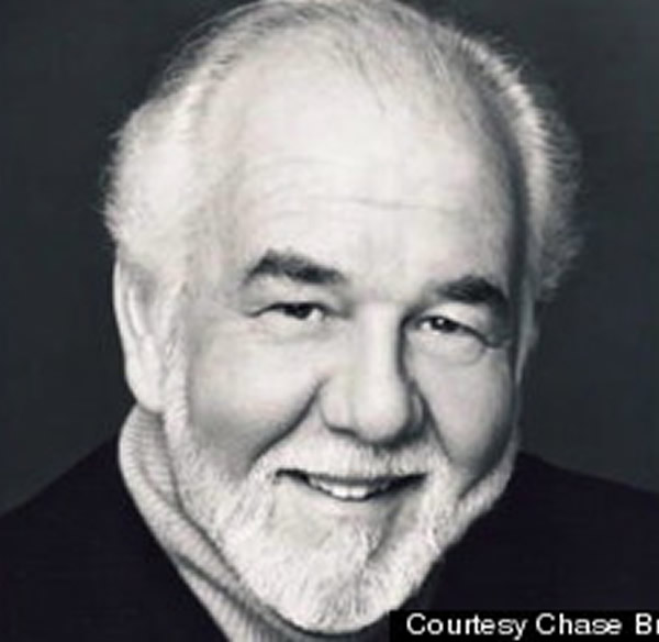 美国前中央情报局探员:罗斯威尔坠毁飞碟里面真的有尸体