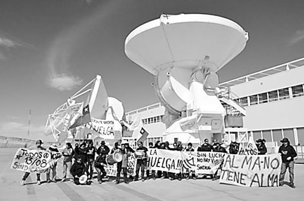 ALMA望远镜的罢工工人占领了操作建筑两周多的时间