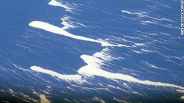 ��������ʯ��Ư����̫ƽ���棬��������һ��Ƭ��ɫ��ĭ��