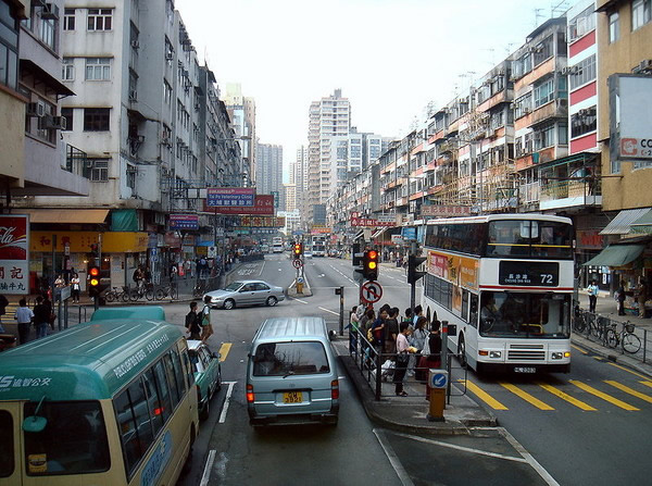 新界是香港三大区域之一。图为大埔的广褔道。