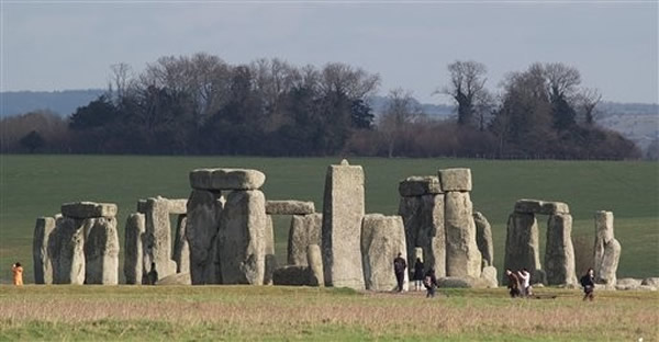 3D扫描英国巨石阵发现71幅肉眼无法看见的雕刻图案