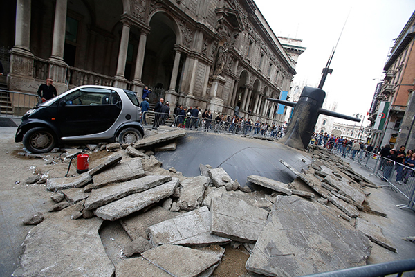 ����˹Ǳͧ����������������ͻȻ������������