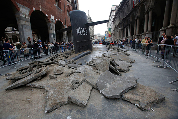 ����˹Ǳͧ����������������ͻȻ������������