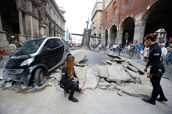 ����˹Ǳͧ����������������ͻȻ������������