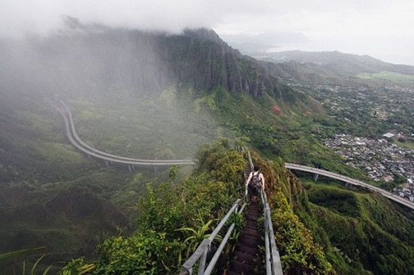 美国夏威夷发现“二战”时期遗迹——俳句阶梯