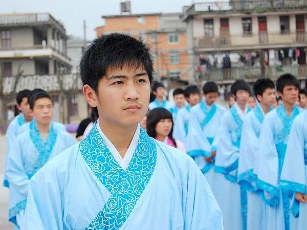 最新研究发现人类要到25岁大脑发育才完全 真正进入成年