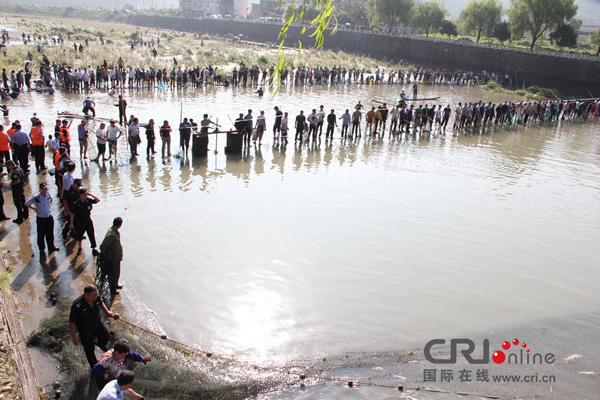 2013��10��11�գ��㽭ʡ̨���д�����ˮ����ϲ��㣬�ֳ����ò����𾯽�����ֹ���ҵĳ��档