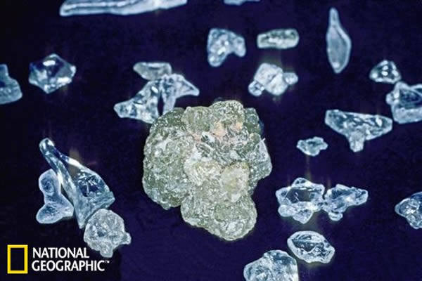 研究表明:土星和木星上的钻石是由于闪电雷暴而形成的