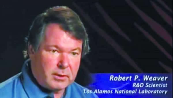 美国洛萨拉摩斯国家实验室科学家罗伯特·威夫,一直利用美国能源部的超级电脑模拟研究用核弹引爆小行星的效果和影响。