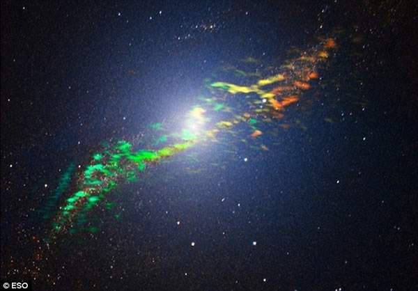 �޴����Բ�������ϵ��������A�Ĺ۲�ͼ�񣬸�ͼ����ALMA��Զ����ͨ�������Ⲩ�����㡣