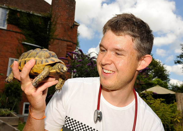 �ڹ���ˮ��Ӣ��ҽʦ������ͷ���˹�����