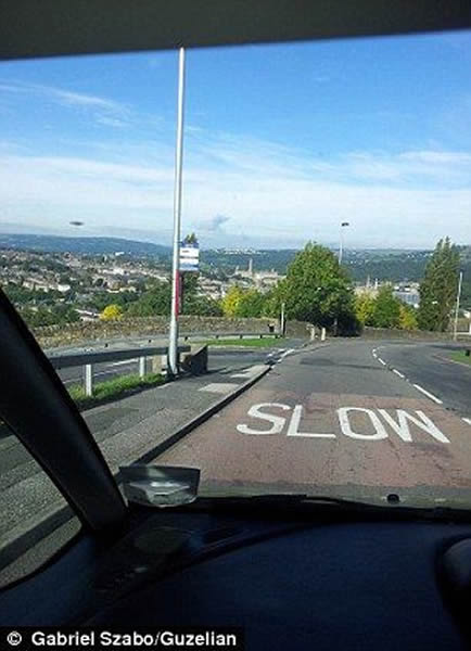 ���׶�-���׿��������Ϊ������������Ƭ����һλ����չʾ�õص���Ȼ�羰ʱ���������㵽һ��UFO�����������