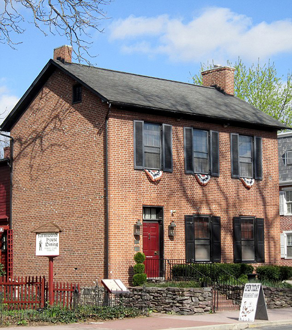 美国网站发布《凶宅调查报告》:几座极具人气的“鬼屋”