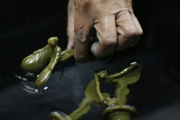 蜡模型制作完毕后进行冷却。