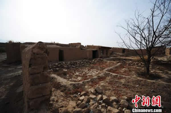 永泰古城一角,满目疮痍,垃圾遍地。