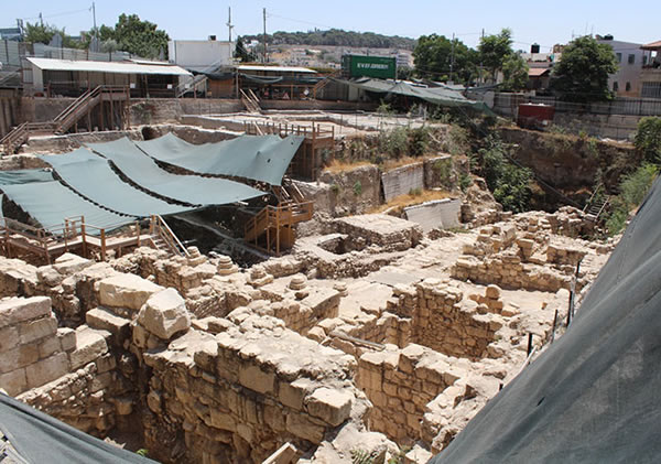 The Givati Parking Lot is the site of an immense excavation that has resulted in