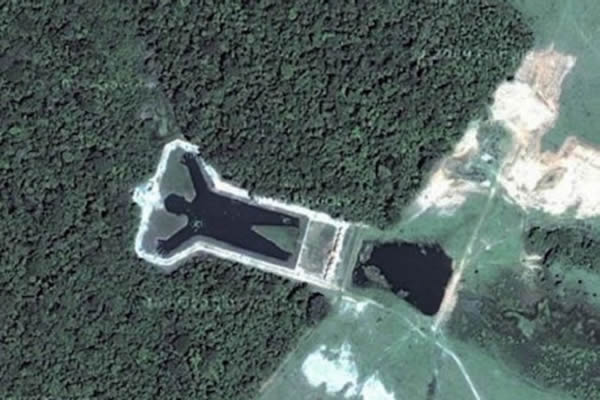 谷歌地图近日发布了一组令人瞠目的卫星图像