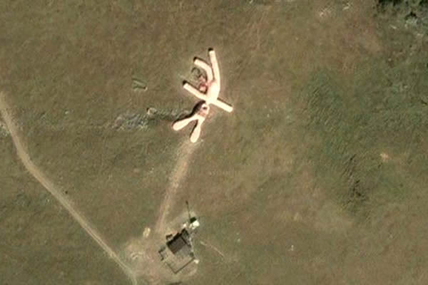 �ɰ��ľ��ã���ֻ200Ӣ�߳��ľ���λ�����������Ƥ�������������ط���ɽ����һȺ����άҲ�ɵ������ҷ��ƶ��ɣ�������ӵ�������ˡ�