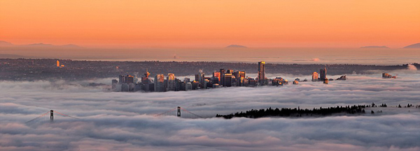 加拿大温哥华的漂亮雾景