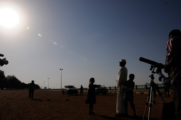 11��3�գ����յ������£����ǹ۲���ʳ���ۡ�