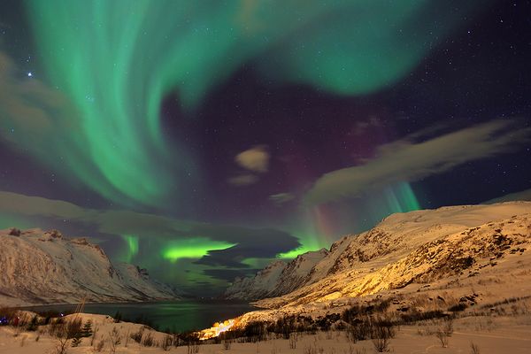 10月26日在北极圈以北挪威拍摄的北极光 - 神