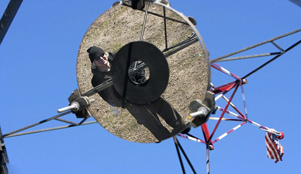 美国天文爱好者造出世界上最大的个人天文望远镜——HK-12