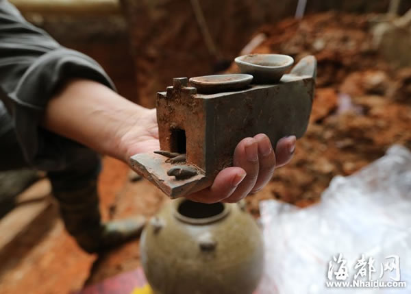 �������½�����һֻС����Ȥζ��Ȼ��