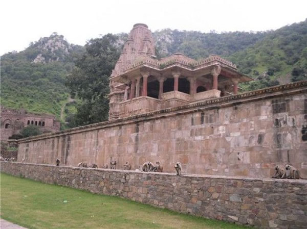 探秘印度闹鬼最厉害的地方：斑嘎城堡