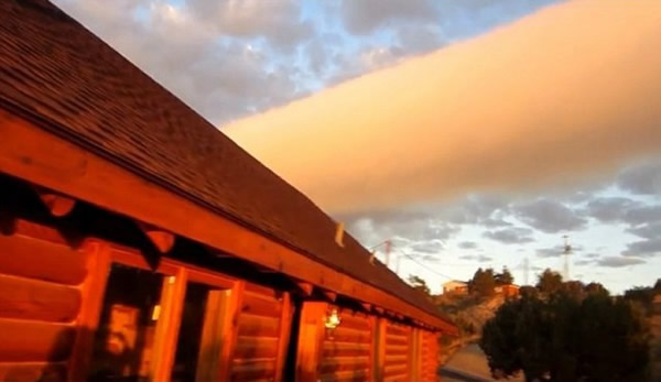 �����¿���˹���Ͽճ��ֺ���׳�۾�����