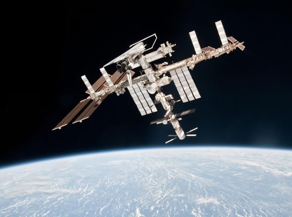 ��Ȼ���ʿռ�վ�����������룬���������豸Ҳ���ܰѲ�������ռ�վ����в�ſռ�վ����ά��ϵͳ�ļ����